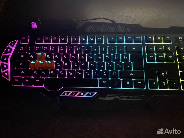 Игровая клавиатура с подсветкой
