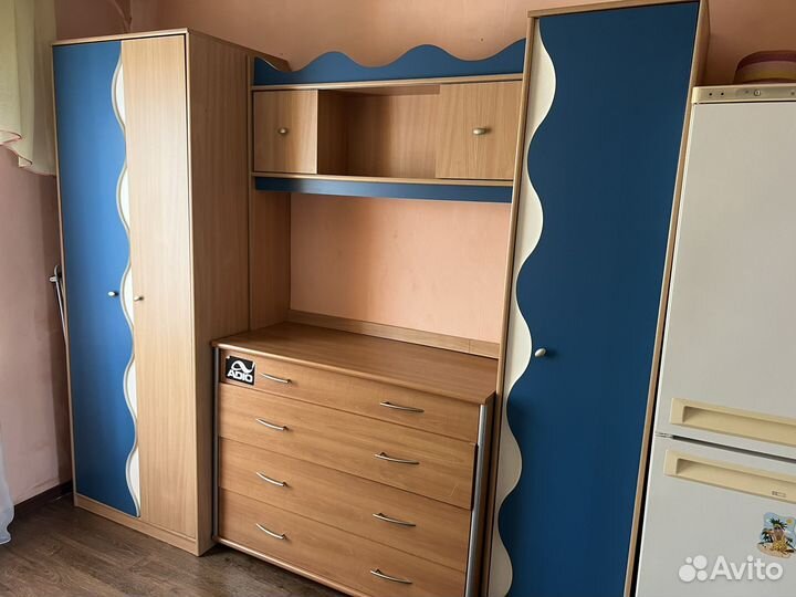 Продам стенку бу+ диван