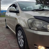 Toyota Ipsum 2.4 AT, 2001, 350 000 км, с пробегом, цена 830 000 руб.