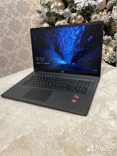 Ноутбук HP 17.3 дюйма