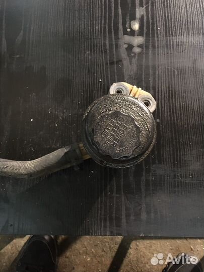 Kia cerato Бачок гура