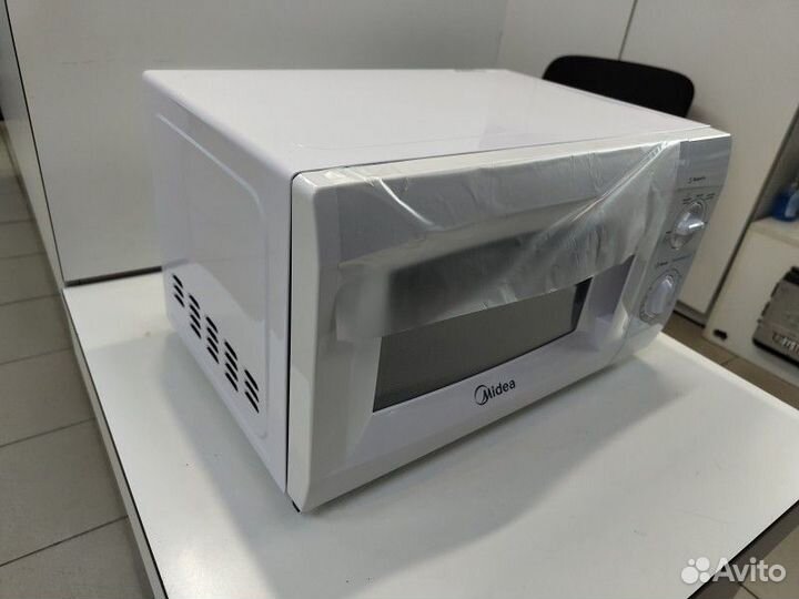 Микроволновые печи Midea MM720CKE
