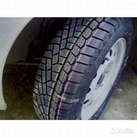 Gislaved Soft Frost 200 215/60 R16