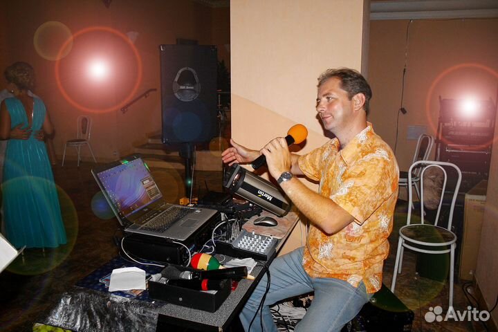 Ведущий/ Тамада/ Диджей/ Живой голос