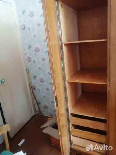 Шкаф