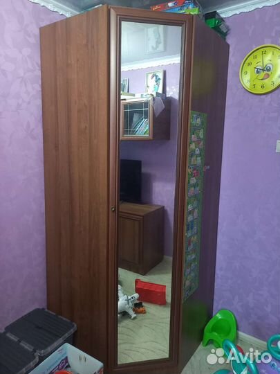 Угловой шкаф