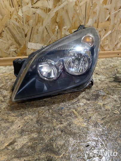 Фара Левая Опель Астра H Бу оригинал