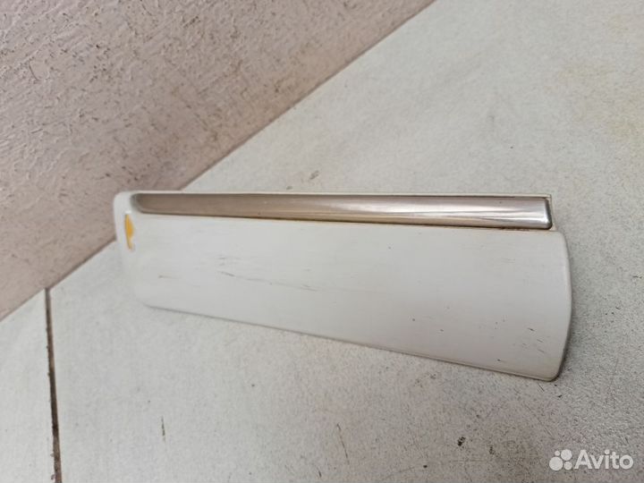 Молдинг переднего левого крыла