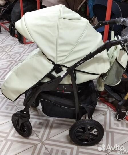 Коляска 3 в 1 с автолюлькой