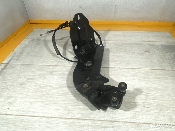 Нижний механизм сдвижной двери Hyundai starex,H-1