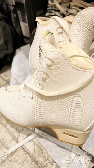 Коньки фигурные edea wave 255