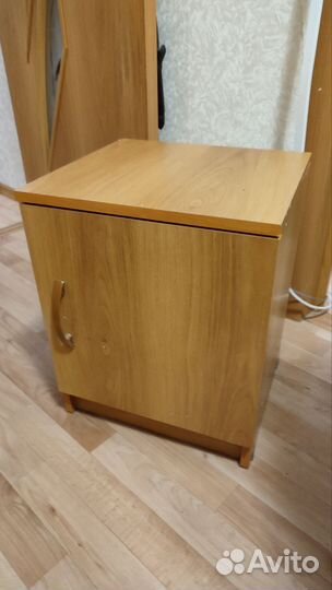 Тумба прикроватная