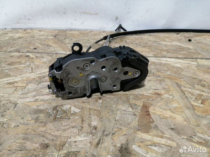 Замок двери передний левый Opel Astra J GTC