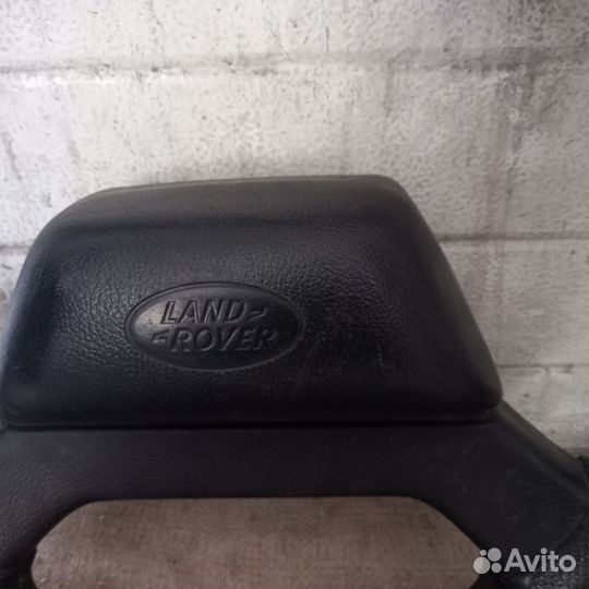 Рулевое колесо на Land Rover Defender