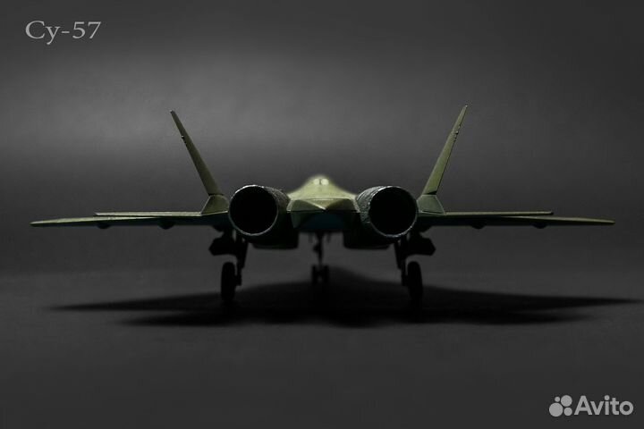 Модель самолёта Су 57