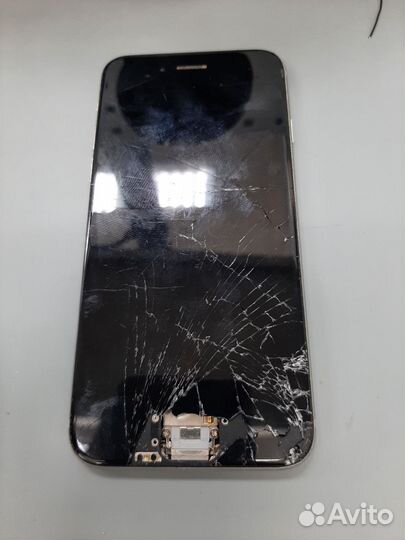 Телефон iPhone 6