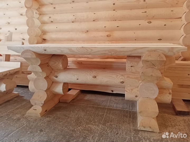 Стол и лавка из дерева