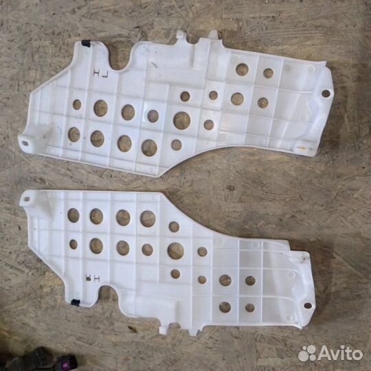 Кронштейн Toyota Camry 2.5 2017