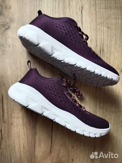 Кроссовки новые Demix 35 размер