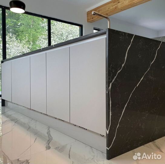 Кухонный гарнитур с островом на заказ