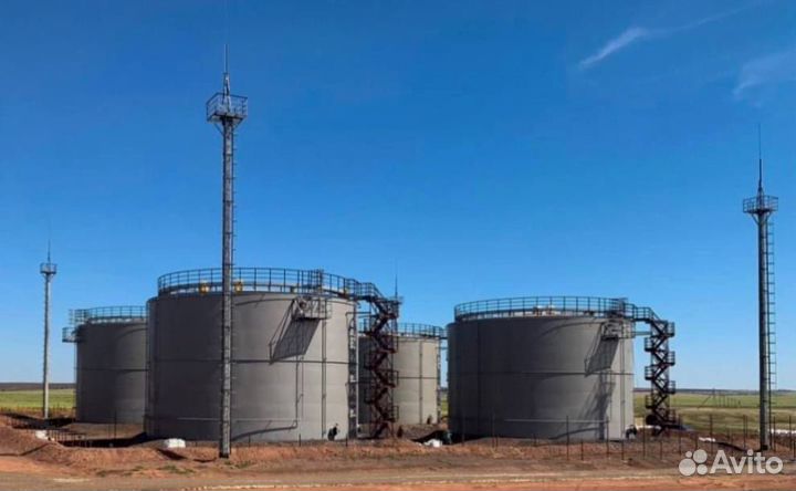 Прочные баки для воды и технических жидкостей