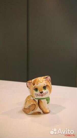 219812 Статуэтка Котенок с зеленым бантом