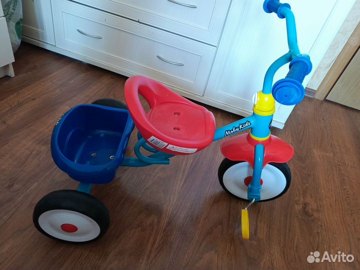 Детский трехколесный велосипед