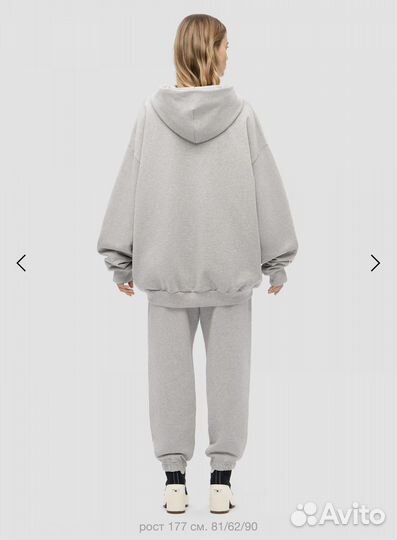 Monochrome костюм