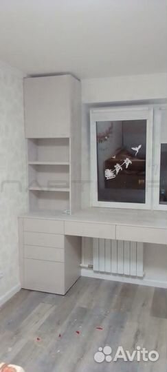 Рабочая зона со шкафом