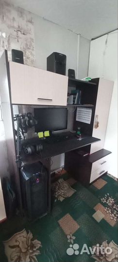 Компьютерный стол