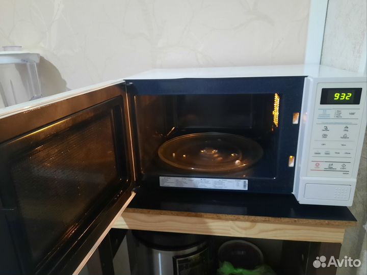 Микроволновая печь Samsung ME83DR-1W/BWT