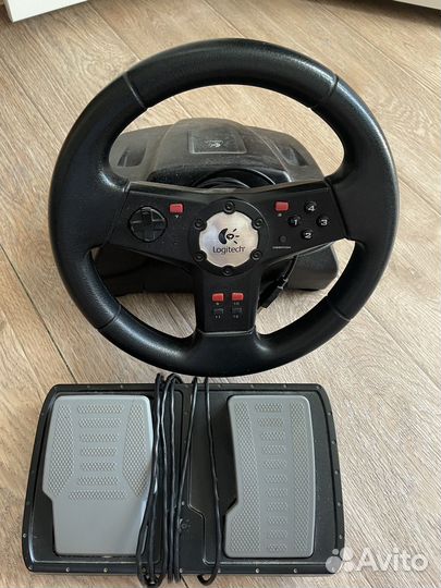 Игровой руль logitech