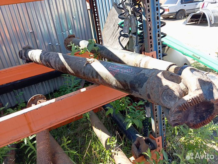 Карданный вал 1250мм по сварным швам Volvo FH12