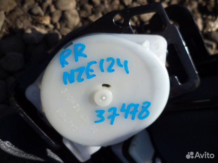 Ремень безопасности задний Toyota Corolla Fielder