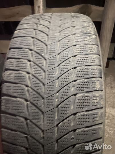 Triangle Snowlink TWT02 235/45 R18