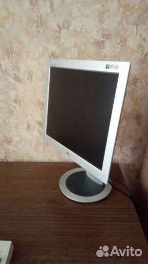 Монитор LG Flatron L1730B