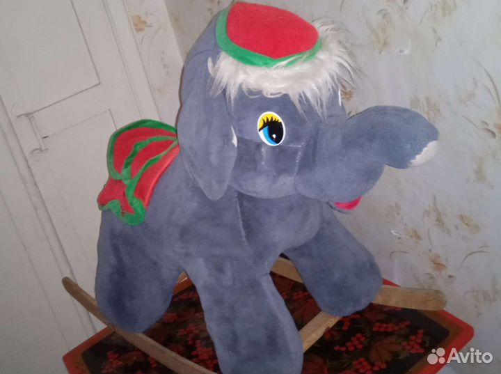 Слон-качалка