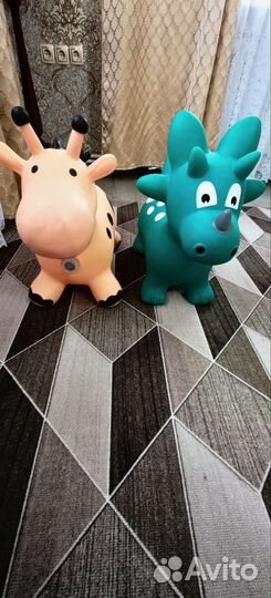 Игрушка попрыгун