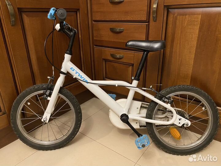 Детский велосипед btwin 16 белый