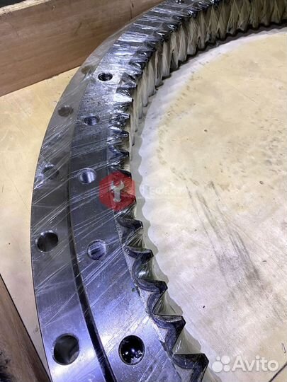 Поворотный круг Hyundai R220LC-9A 81N6-00023BG