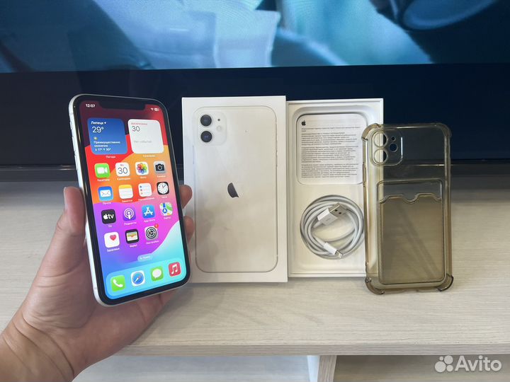iPhone 11, 64 ГБ