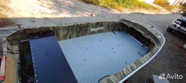 Лодка янтарь 2