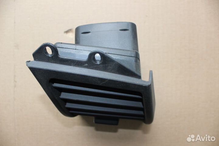 Дефлектор обдува правый Mercedes S-Class W140