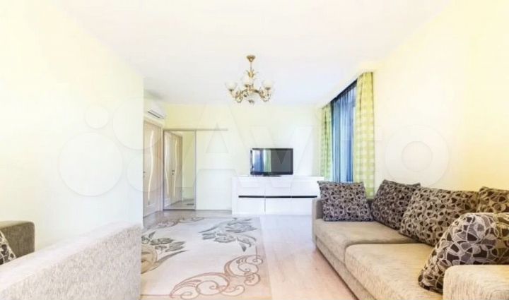 3-к. квартира, 90 м², 4/18 эт.