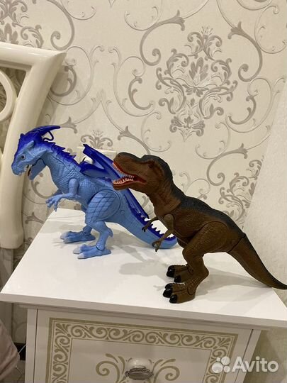 Драконы динозавры Mighty Megasaur и Тираннозавр