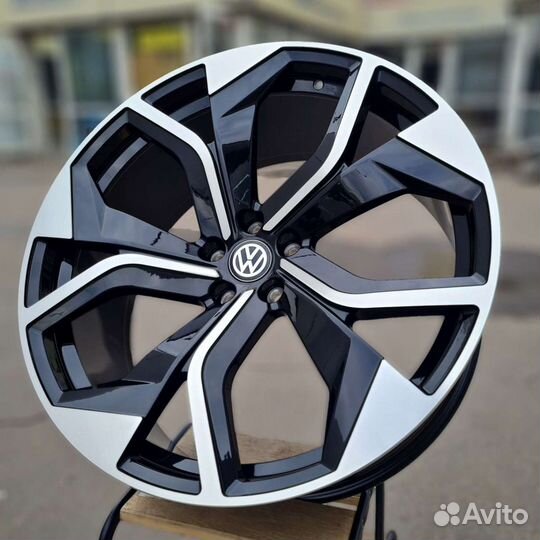 Диски Audi Q7 Q8 Volkswagen Touareg R21 5 112