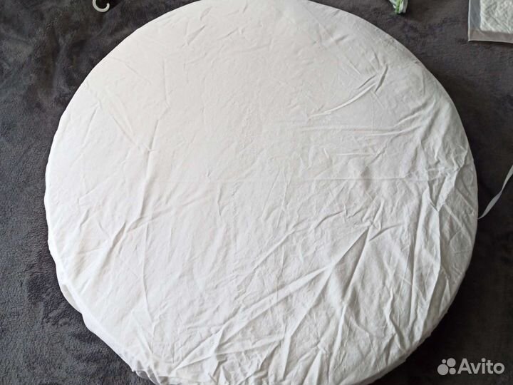 Круглый матрас в детскую кроватку новый