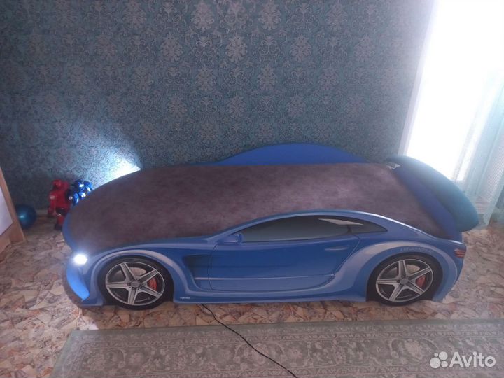 Кровать машина