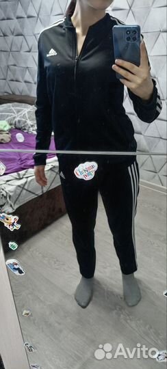 Продам оригинальный костюм adidas