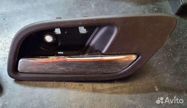 Ручка двери внутренняя правая Escalade 07-14